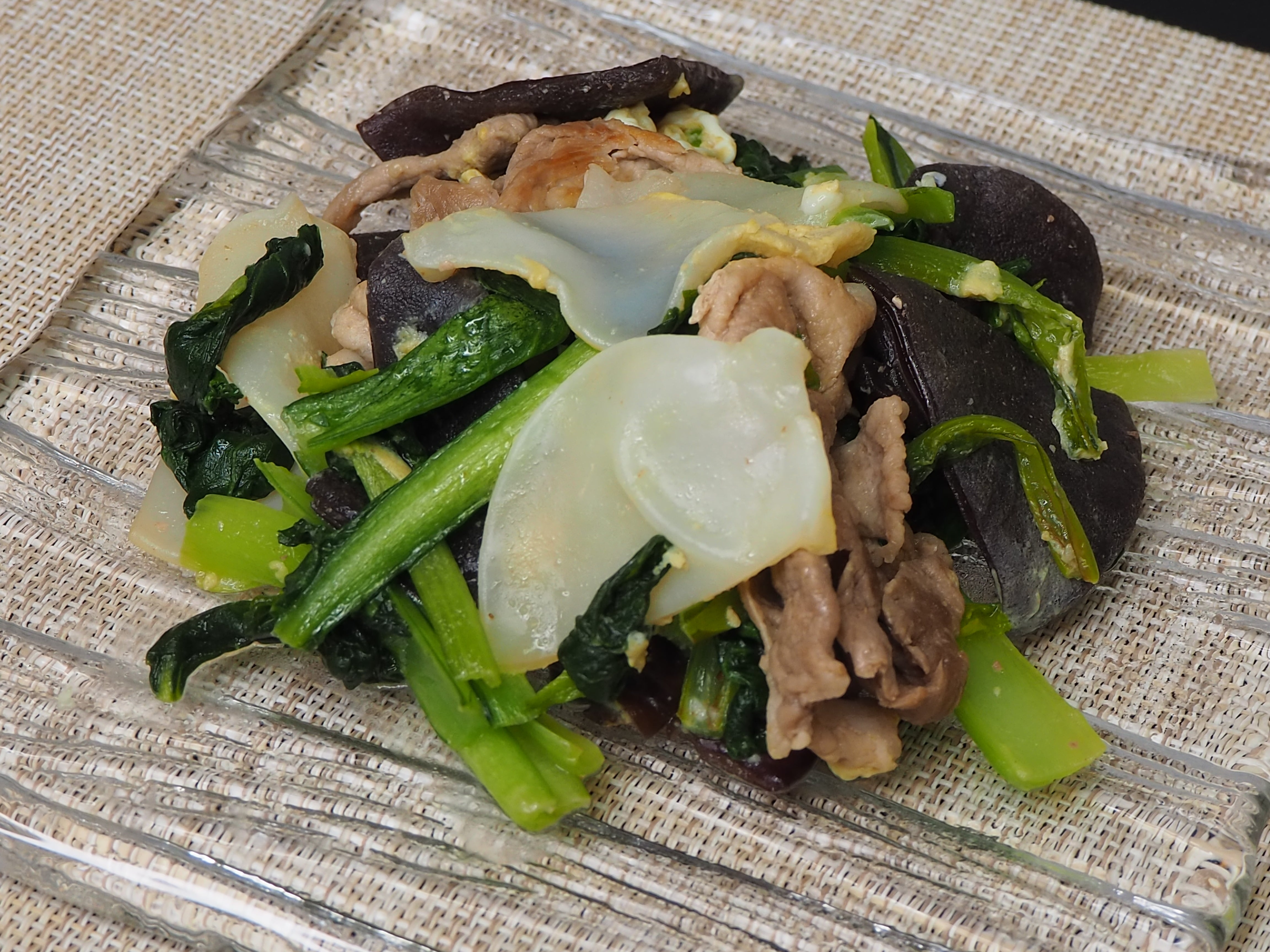 白いきくらげと小松菜の中華炒め